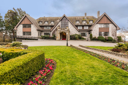 Victoria BC | 4hr Summer Garden Lover’s Private Tour - Olynpix Tours & Transportation